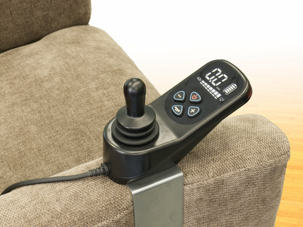pannello joystick pulsanti controlli visivi poltrona relax robotica disabili e anziani