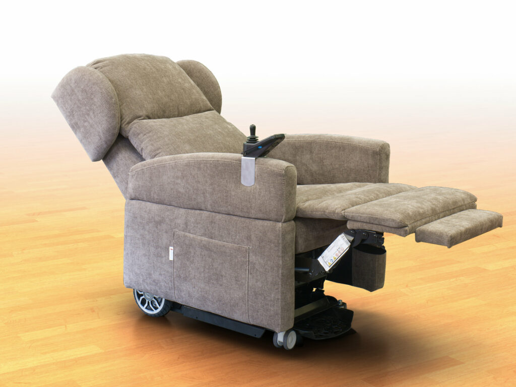 reclinazione automatica in posizione riposo poltrona relax robotica disabili e anziani